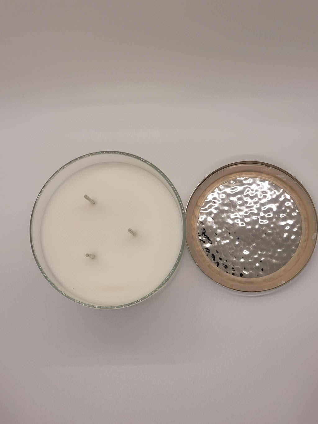 Fiji Flower scented soy candles with three wicks, 14.5oz, reusable glass jar, calming aroma, 45-hour burn time